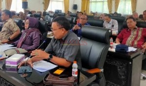 Anggota Komisi II DPRD Kota Mojokerto H. Sugiyanto, SH saat menyampaikan pendapatnya di acara RDP Dengan Kepala OPD di lingkup Pemkot Mojokerto