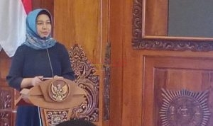Walikota Mojokerto Hj. Ika Puspitasari SE yang akrab disapa Ning Ita saat membuka Seminar Kekerasan Pada Anak