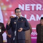 Pj. Walikota Mojokerto Mohammad Ali Kuncoro saat memimpin Apel Deklarasi Netral Pemilu