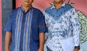 Ketua LBH DJAWA DWIPA Hadi Purwanto ST SH bersama Kliennya Korban Penipuan CPNS