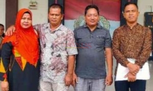 Ketua LBH DJAWA DWIPA Hadi Purwanto ST SH yang akrab disapa Hadi Gerung ( kanan) saat mendampingi kliennya sebagai Saksi Korban atas Dugaan Kasus penipuan CPNS yang masih dalam Penyedikan di Polres Jombang