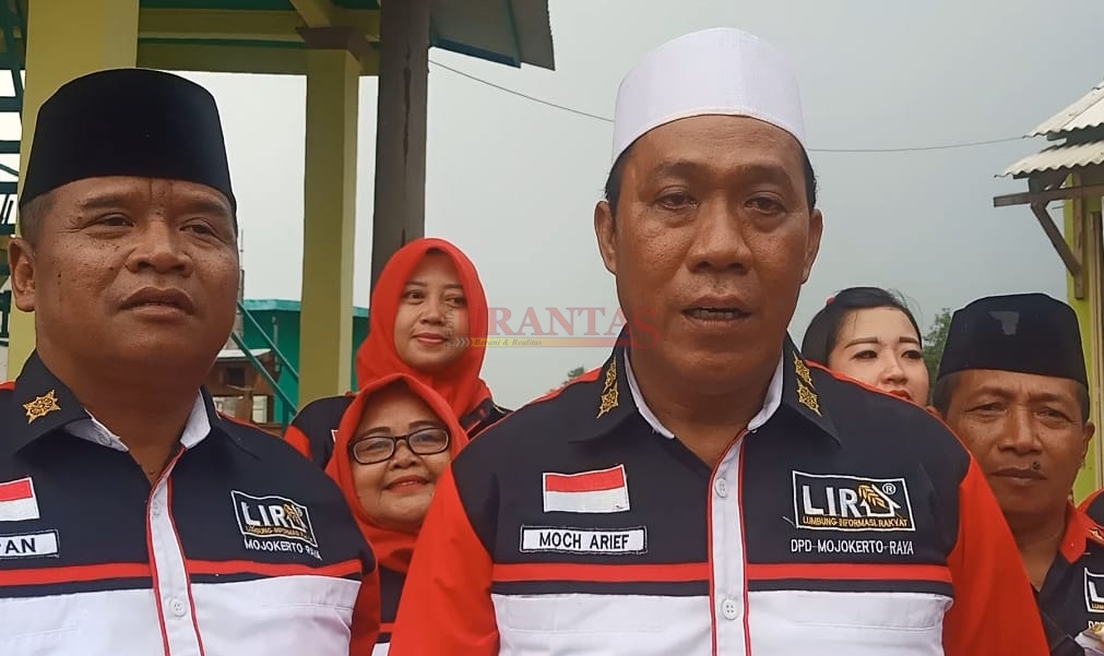 Bupati LIRA Mojokerto - Raya  Muhammad Arif,  SH Saat Konferensi Pers