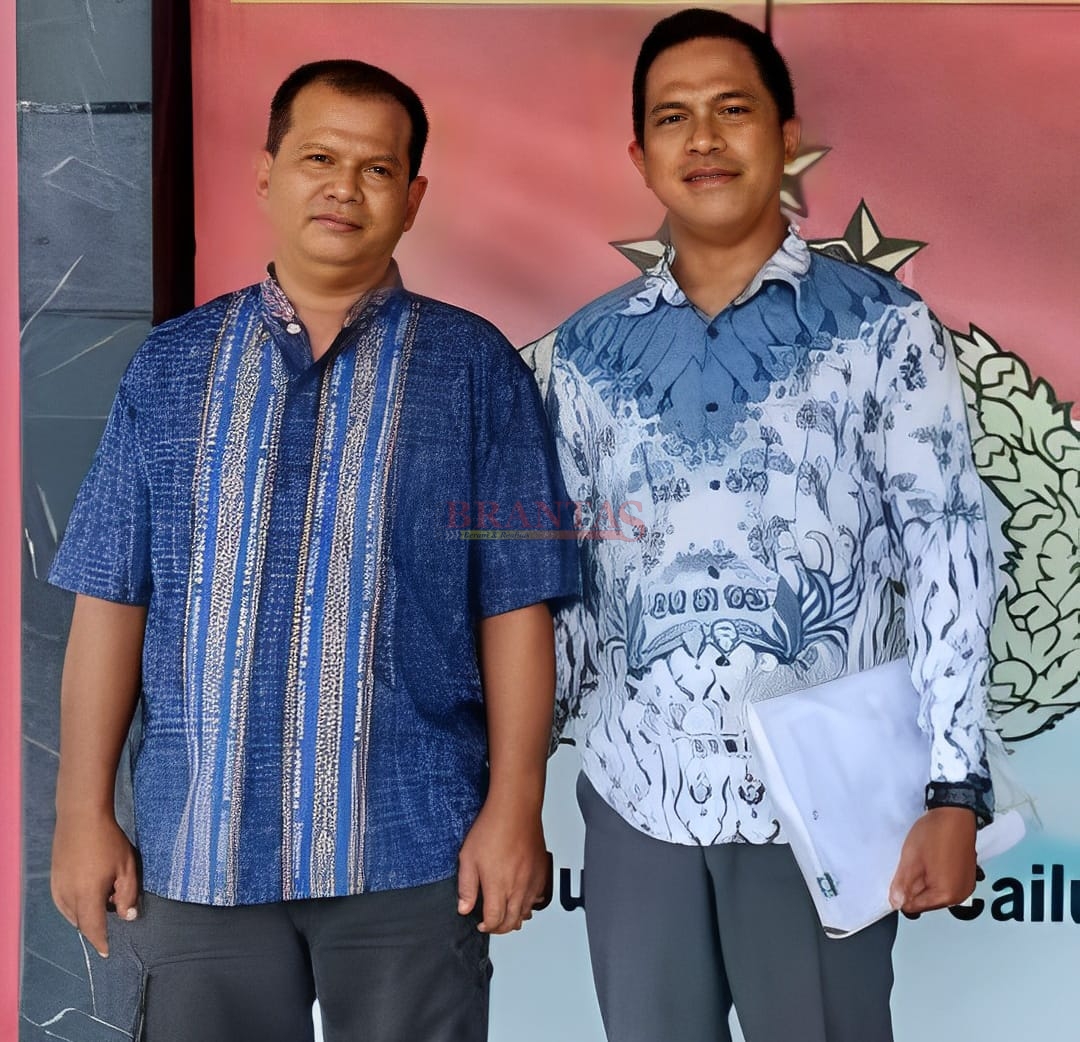 Ketua LBH DJAWA DWIPA Hadi Purwanto ST SH bersama Kliennya Korban Penipuan CPNS