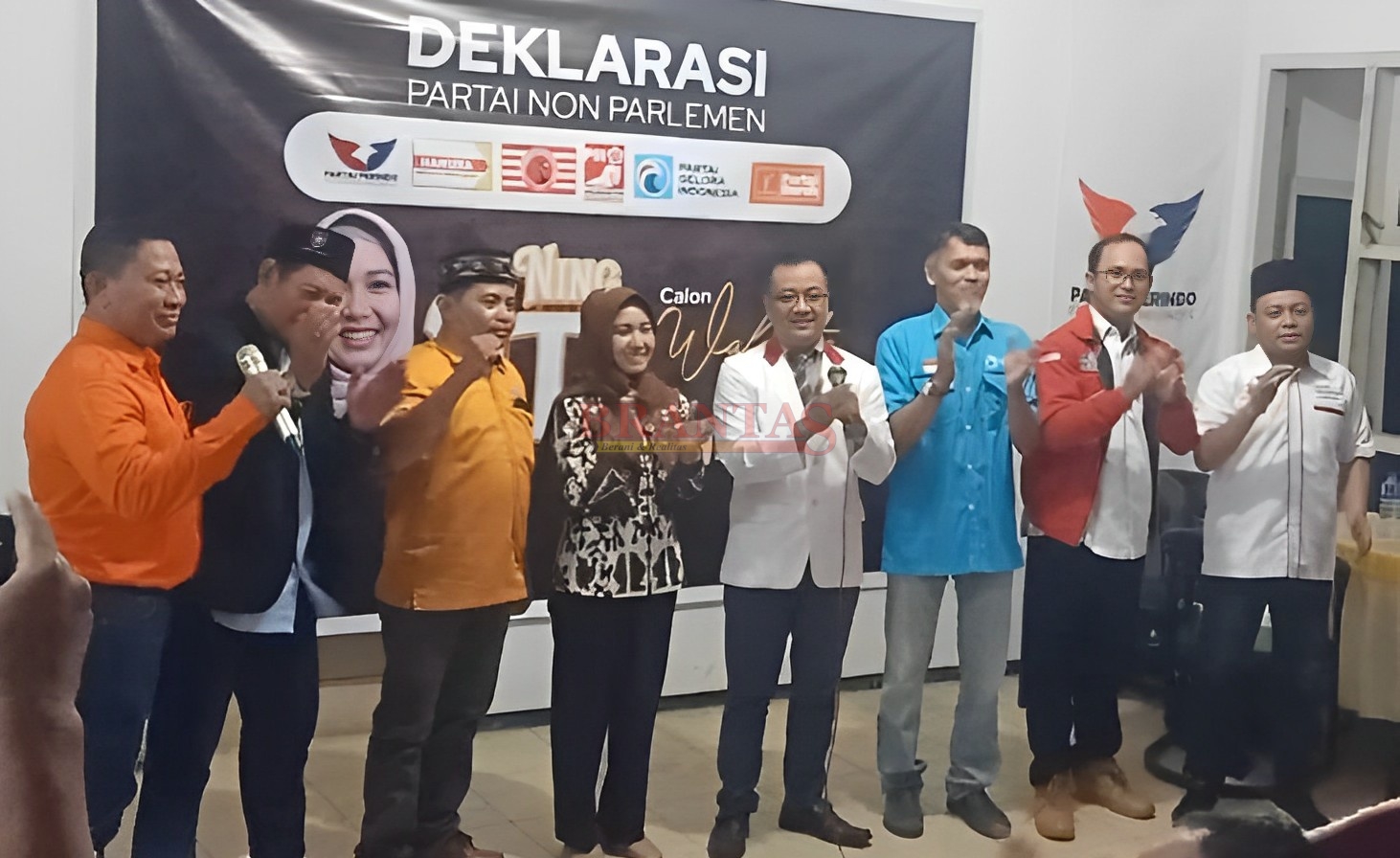 Inilah 7 Partai Non Parlemen saat mengelar Deklarasi Bersama mendukung Ning Ita Sebagai Calon Walikota Mojokerto