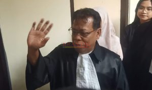 Pengacara Kondang Jatim Kholil Askohar SH MH saat memberikan keterangan Pers Usai Kilenya Terdakwa Yoga divonis Hakim 7 tahun penjara
