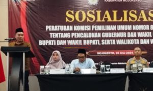 Ketua KPU Kabupaten Mojokerto Afnan Hidayat saat memberikan sambutan pada acara Sosialisasi Pencalonan Kepala Daerah
