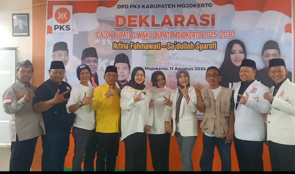 Calon Bupati Ikfina bersama Para Relawan bersama Parpol koalisi, PKS, Golkar dan PKB saat Deklarasi