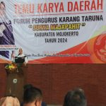 Bupati Mojokerto dr Ikfina Fahmawati saat membuka Temu Karya Daerah FPKT Surya Mojopahit Mojokerto di Wisata Desa BMJ Mojopahit