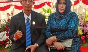 Anggota DPRD Kota Mojokerto H. Suyono, ST, Bersama Istrinya usai Dilantik