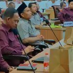 H. Khoirul Amin, S.Sos, ( tiga dari kiri ) dari Fraksi Nasdem diusulkan sebagai Wakil Ketua DPRD kabupaten Mojokerto