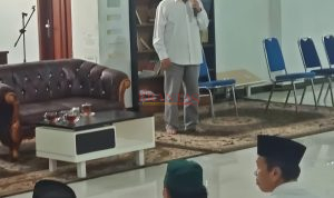 Ketua Tim Sukses Pemenangan Pasangan MUBAROK H. Suwandy Firdaus saat menyampaikan pembakalan dan konsolidasi Tim Pemenangan di Wilayah Dlanggu