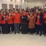 Calon Gubernur Jatim Bu Risma dan Calon Walikota Mojokerto Ning Ita dan Cawawali Cak Sandi photo bersama dengan Kader PDI-Perjuangan Kota Mojokerto