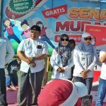 Ning Hanna Mendampingi Gus Barra Calon Bupati Nomor Urut 2 bersama Abah Sholeh Watu Ketua DPC Partai Demokrat Kabupaten Mojokerto saat Senam