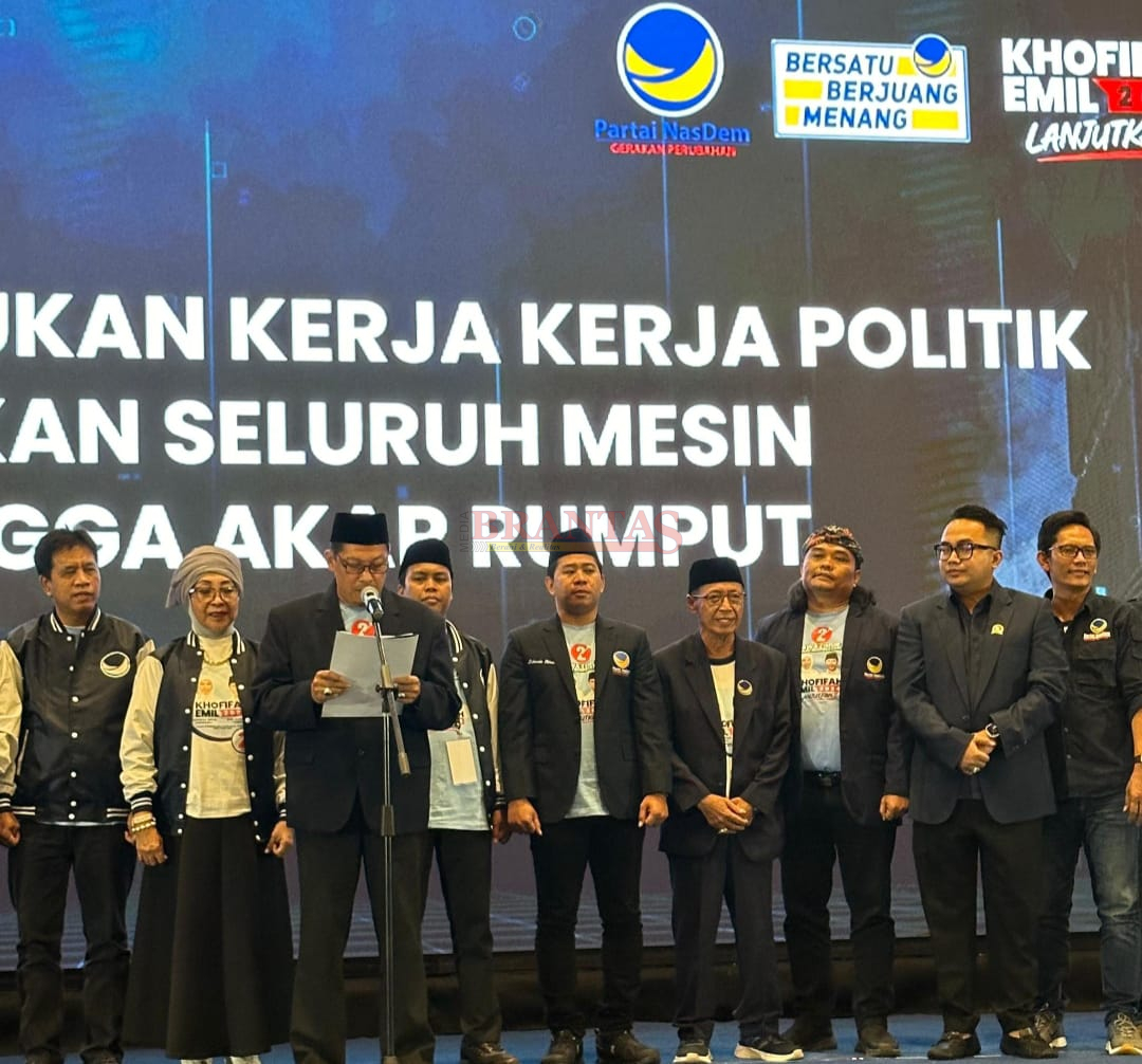 H. Suwandy Firdaus, Ketua Tim Pemenangan Pasangan Khofifah - Emil di Mojokerto dan Ketua Tim Pemenangan MUBAROK Nomor Urut 2 di Pilkada Mojokerto Saat membacakan Naskah Deklarasi dan Pernyataan dukungan