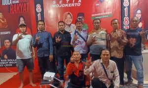 Para Relawan Muda Mudi Setia pemenangan pasangan Bu Risma -Gus Hans Nomor Urut 3