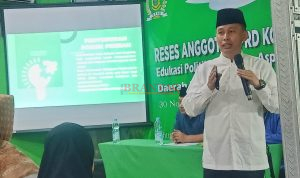 Anggota DPRD Kota Mojokerto Mayor Inf ( Purn ) H. Rufis Bahrudin saat mengelar RESES Tahap I Tahun 2024 di kediaman nya