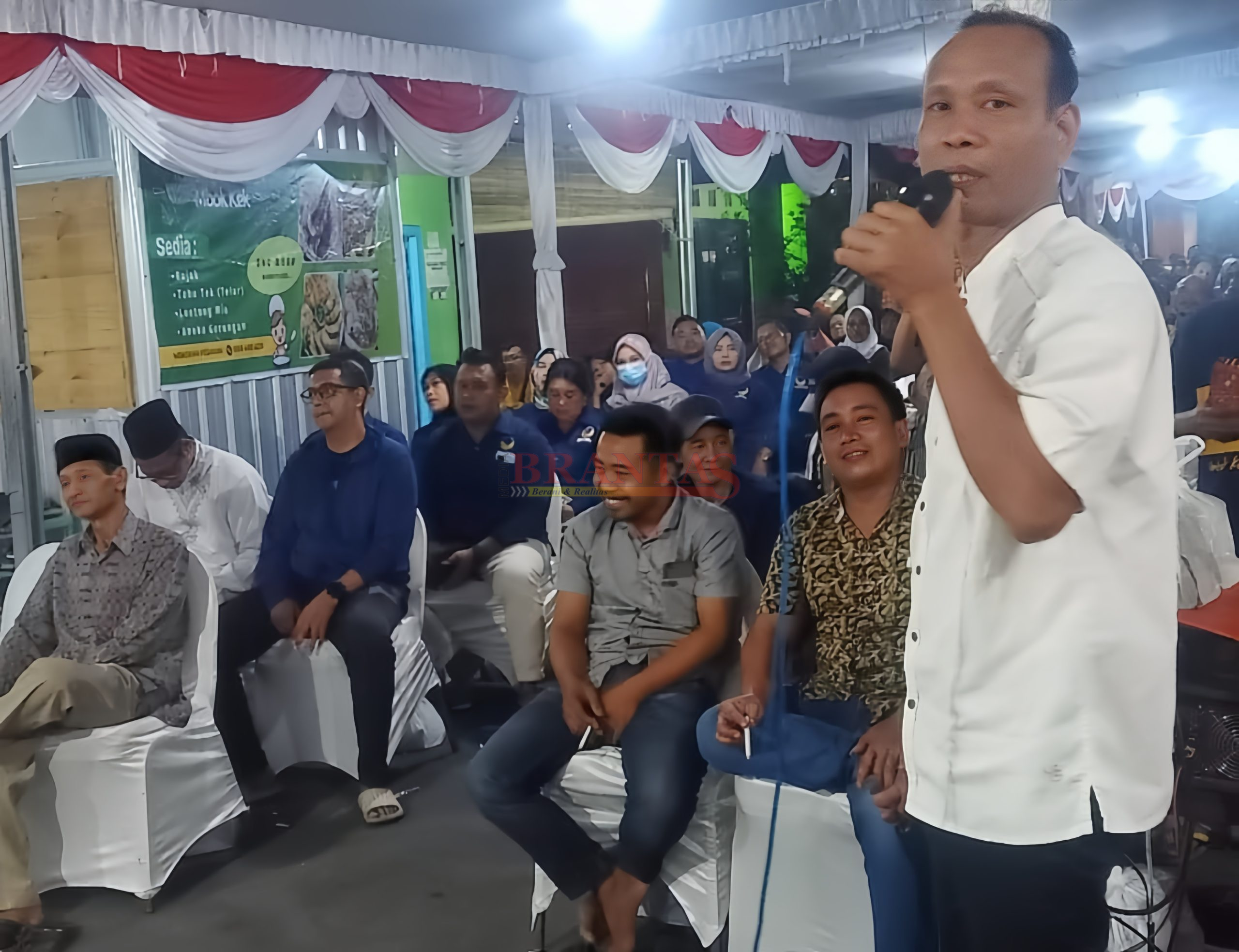 Tokoh masyarakat Balongkrai saat menyampaikan Aspirasi agar TBM bisa membawa kesejahteraan masyarakat