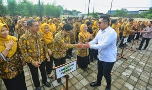 PJ. Walikota Mojokerto M.Ali Kuncoro SSTP saat memimpin Apel Perdana Pasca Cuti Nataru Pemkot Mojokerto