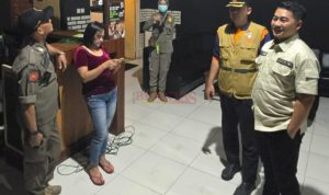 Pimpinan Komisi I DPRD Kabupaten Mojokerto Akhmad Luthfy Ramadhani saat Melakukan Himbauan Tempat Hiburan malam agar tutup selama Bulan Suci Ramadhan ini