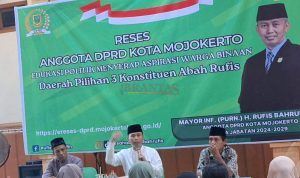 Anggota DPRD Kota Mojokerto MAYOR INF. (PURN) H. RUFIS BAHRUDIN saat mengelar RESES Untuk Menyerap Aspirasi Masyarakat Konstituennya
