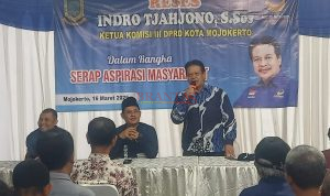 Anggota DPRD Kota Mojokerto yang merupakan Ketua Komisi III Indro Tjahjono, S.Sos, Didampingi Ketua DPD Partai Nasdem Arie Hernowo saat mengelar RESES Tahap I