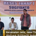 Ketua Fraksi PKS DPRD Kabupaten Mojokerto Sugiyanto saat memberikan sambutan pada RESES Tahap I Tahun 2025 di Desa Mojolebak