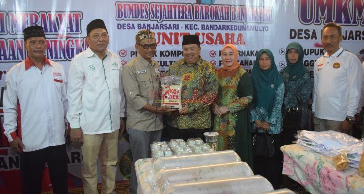 JOMBANG - Bupati Jombang Gelar Potensi Desa dan Pasar Rakyat Ajak Warga Dukung Produk Lokal Kabupaten Jombang