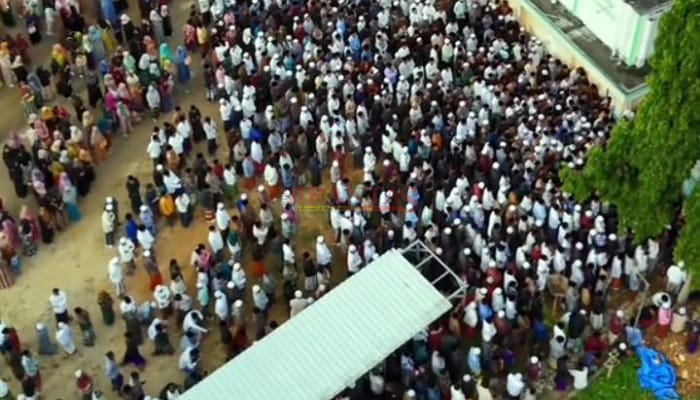 Pemakaman Ulama Kharismatik KH Darwis Dipadati Ribuan Jamaah Bupati dan Forkopimda Turut Hadir 1 KH. Darwis