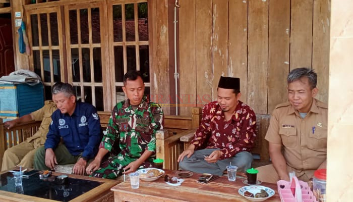 Transparansi Dana Desa Kecamatan Tambelangan Lakukan Monev di Desa Somber 1 Kecamatan Tambelangan