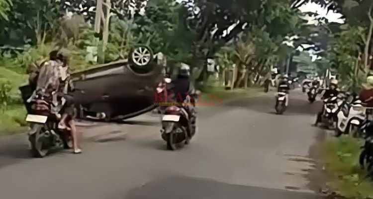 Ini Kronologi Mobil Terbalik di Jalan Ngetal–Gandusari Kabupaten Trenggalek