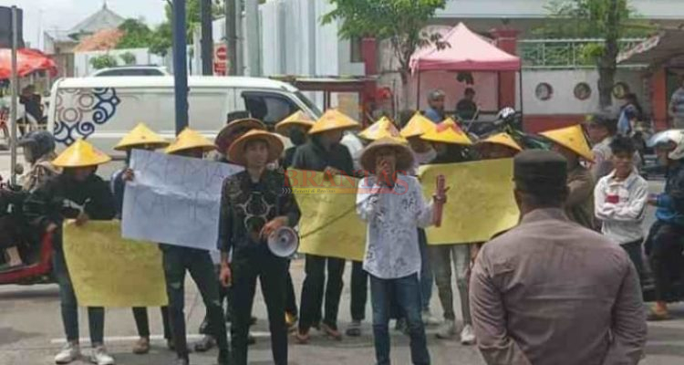 Aliansi Mahasiswa Sampang