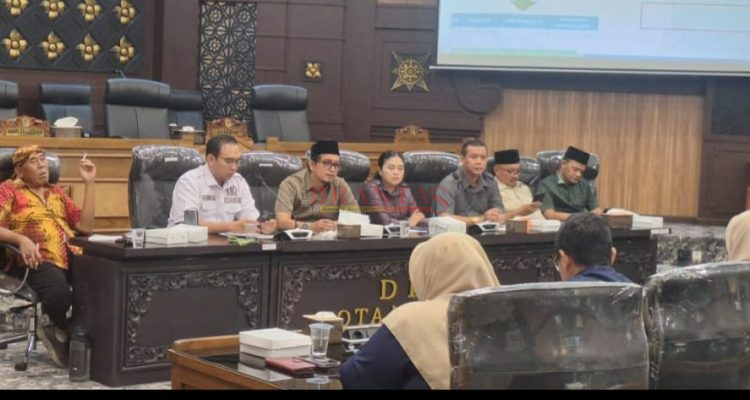 MOJOKERTO - Komisi III Pertanyakan Pencabutan PBI dan Penonaktifkan JKN DPRD Kota Mojokerto