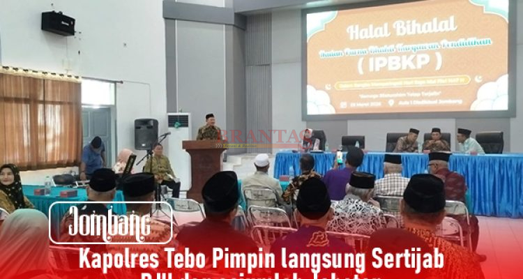 JOMBANG Kepala Disdikbud Hadiri Halal Bi Halal Ikatan Purna Bhakti Karyawan Pendidikan Sarat Kebersamaan
