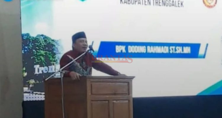 TRENGGALEK - Ketua DPRD Trenggalek Imbau Kepala Desa Tak Bergantung pada Dana Pusat DPRD Trenggalek