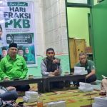 Ketua DPC PKB Kota Mojokerto H. Junaedi Malik, SE ( Gus Juned ) Didampingi Ketua Fraksi PKB, H. Wahju Nur Hidajat, SH MH, Waka DPRD H. Hadi Prayitno SH dan Ketua Komisi I Dra. Hj. Enny Rahmawati serta Gus Athok saat menyampaikan sambutannya