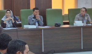 IMG-20260520-WA0127 Ketua Komisi I DPRD Kabupaten Mojokerto Hj. Any Mahnunah Didampingi Sekretaris Komisi I Akhmad Lutfy Ramadhani dan Anggota Komisi I Makruf menyampaikan sambutannya
