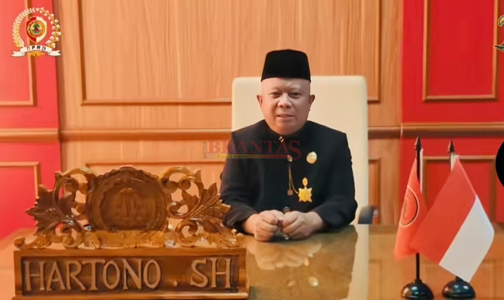 Wakil Ketua DPRD Kabupaten Mojokerto H. Hartono, SH yang membacakan sejarah Kabupaten Mojokerto