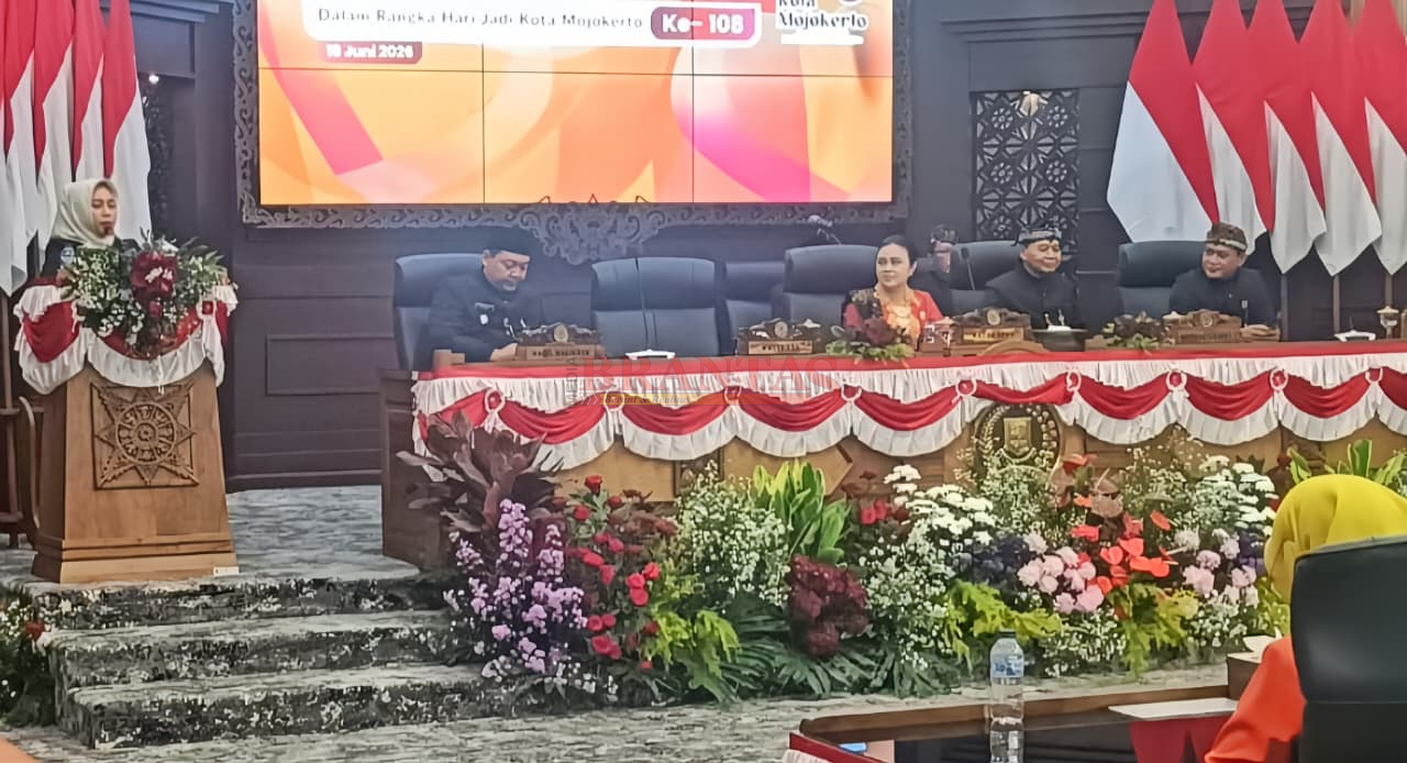 Walikota Mojokerto Hj. Ika Puspitasari SE saat menyampaikan sambutannya pada Rapat Paripurna Istimewa Peringatan Hari Jadi Kota Mojokerto ke 108 tahun 2026
