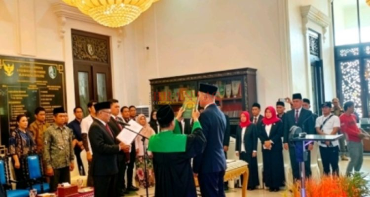 SAMPANG - Aba Idi Lantik Direktur Baru RSUD dr Mohammad Zyn RSUD dr. Mohammad Zyn