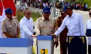 SAMPANG - Presiden Prabowo Resmikan Jalan Daerah di Sampang Dorong Pertumbuhan Ekonomi dan Pangkas Biaya Logistik 1 Kabupaten Sampang