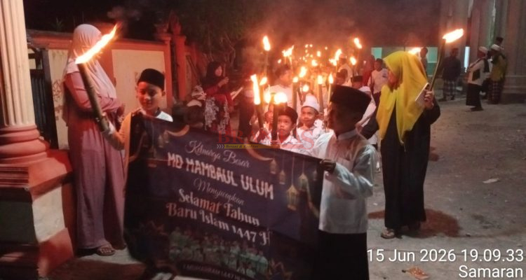 SAMPANG - Santri Madin Mambaul Ulum Gelar Pawai Sholawat Peringati Malam 1 Suro dan Tahun Baru Islam 1448 H 1 Madin Mambaul Ulum