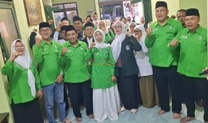 IMG-20260709-WA0003 Ketua DPC PKB Kota Mojokerto H.Junaedi Malik bersama Sekretaris DPC H. Wahju Nur Hidajat dan Bendahara DPC H.Hadi Prayitno, dan Dewan Syuro saat Ta'aruf dan Kick Off didampingi Bu Nyai Hj.Siti Mukiyarti