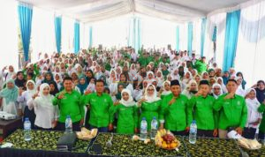 1000654423 Ketua DPC PKB Kabupaten Mojokerto Hj. Ayni Zuroh, bersama Para Pengurus DPC, dan PAC, Ranting, poto Bersama Dengan Pengurus Perwakilan DPW PKB Jatim, Hj. Siti Mukiyarti