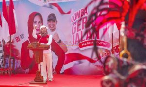 1000658998 Walikota Ning Ita saat menyampaikan sambutannya pada acara Lomba Gerak Jalan Merah Putih 2026