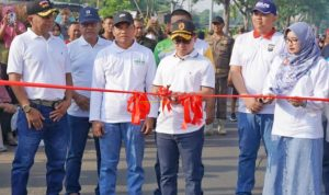 Wakil Ketua DPRD Kabupaten Mojokerto H. Khoirul Amin, S.Sos, mendampingi Bupati Gus Barra Saat Meresmikan CFD Peken Wilwatikta