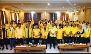 IMG-20260804-WA0006 Ketua DPD Partai Golkar Kota Mojokerto Agus Wahyudi Utomo, A.Md, ( tenggah ) dan Anggota DPRD Kota Mojokerto dr. Dhita Rooshita Ayu Lestari, M. Biomed ( kanan ) saat Rakerda