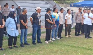 1000664886 Wakil Bupati Karanganyar, Jateng, H.Adhe Eliana bersama Anggota DPRD Karanganyar saat membuka lanjutan Turnamen Sepak Bola PKDI Cup II 2026 Laga Nasional di Stadion Angkatan 45 Karanganyar