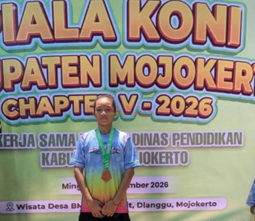 Aisyah Azzahra Putri Sabhara Siswi SDi Bangsal yang merupakan Perenang Potensial, dari Club Renang SMAC Satria Mojopahit Peraih 6 medali Dari Semua Gaya