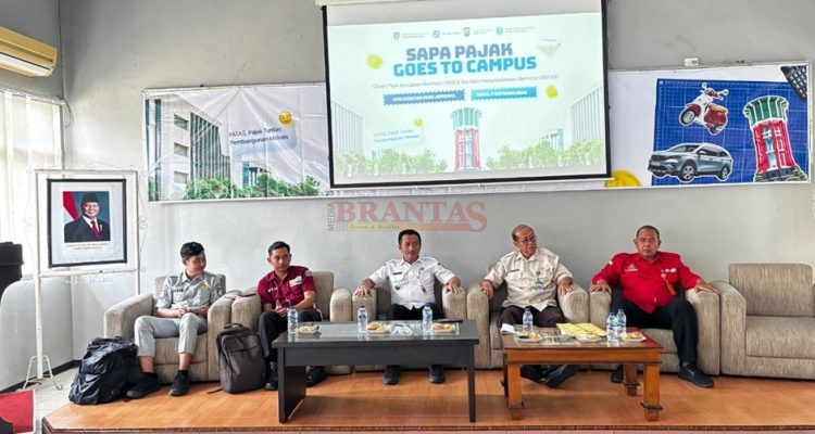 JOMBANG - Bapenda Jombang Ajak Mahasiswa Pahami Peran Pajak dalam Pembangunan Daerah Program Sapa Pajak Goes to Campus 1 Bapenda Kabupaten Jombang